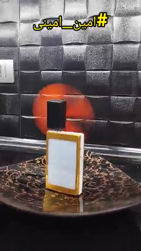 خلاقانه .دست سازه