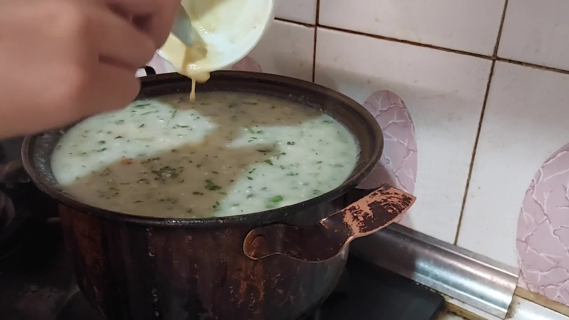 پخت آش دوغ